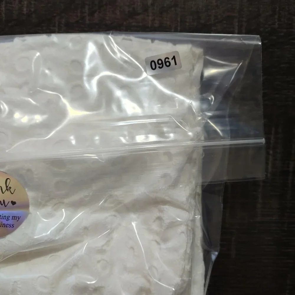 Unbranded Women's XS‎ White Summer Romper Eyelet Lace Scallop Hem Ruffle Sleeves